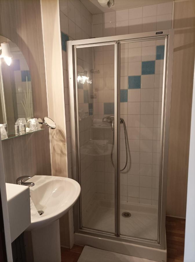 La Croisiere Hotel Louvetot Bagian luar foto