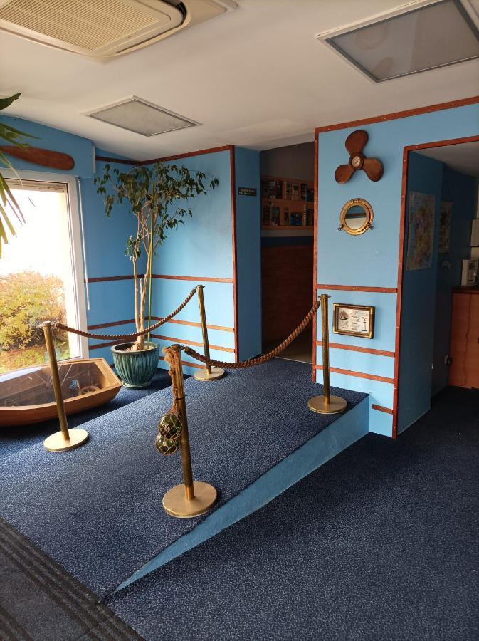 La Croisiere Hotel Louvetot Bagian luar foto