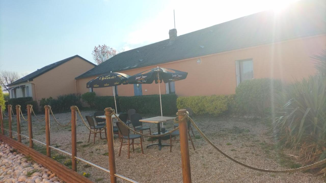 La Croisiere Hotel Louvetot Bagian luar foto
